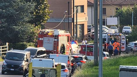 Calco Incidente Sulla Como Bergamo Sette Feriti Briantea Bloccata