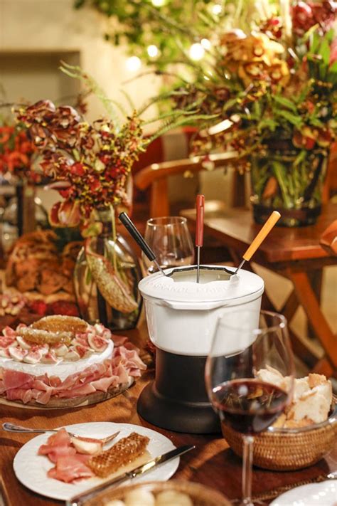 Noite De Queijos E Vinhos Como Montar A Decora O Da Mesa Casa Vogue