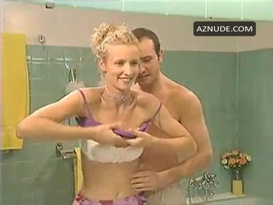 UN GARS UNE FILLE NUDE SCENES AZNude