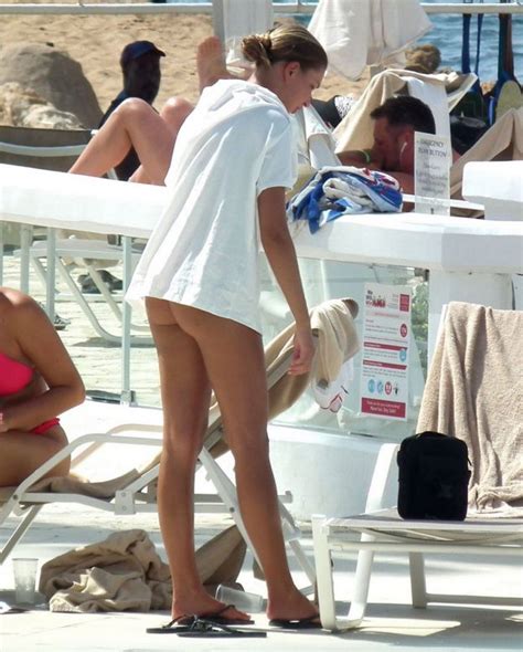 Zara McDermott Sexy By Paparazzi On The Beach In A Bikini 2022 Photos The Fappening