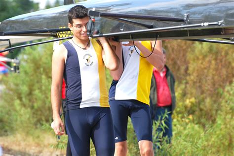 Public rowing bulge : r/PublicBulges