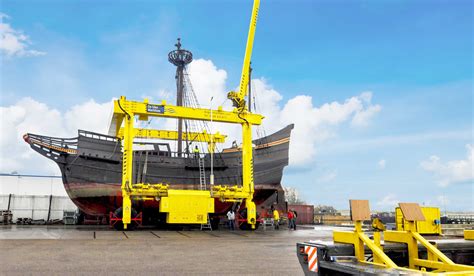 de gier jachtservice zet halve maen op transport de gier jachtservice