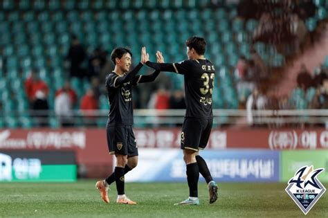 ‘송민규 1골1도움 전북 광주 2 0 꺾고 Acle 진출 희망up포항 대구 1 0 제압 ‘2위 확정 K리그1 리뷰