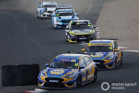 BTCC Croft Sutton Dominates From Cammish In Race Two