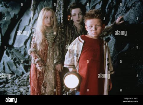 THE LITTLE VAMPIRE (2000) ANNA POPPLEWELL, ROLLO WEEKS, JONATHAN