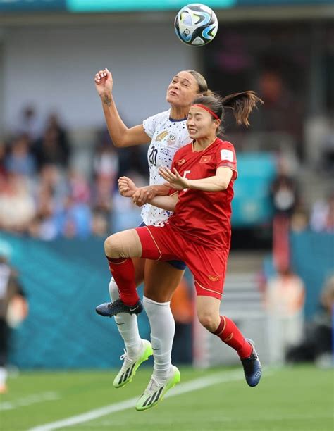 Hot girl đội tuyển nữ Việt Nam khoe nhan sắc khác hẳn lúc thi đấu lăn xả ở World Cup