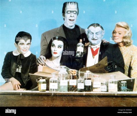 The Munsters Butch Patrick Yvonne De Carlo Fred Gwynne Al Lewis