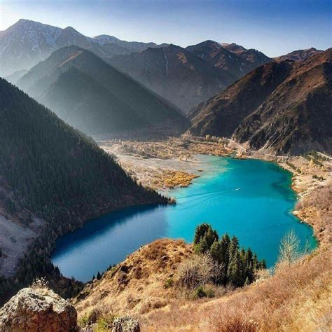 Озеро Иссык Казахстан #отпуск #отдых #туристическийжурнал | Mountain ...