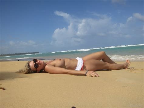 Bikini Model Beach Chic AI Enhanced Punta Cana Topaz Sharpen Porn Pic