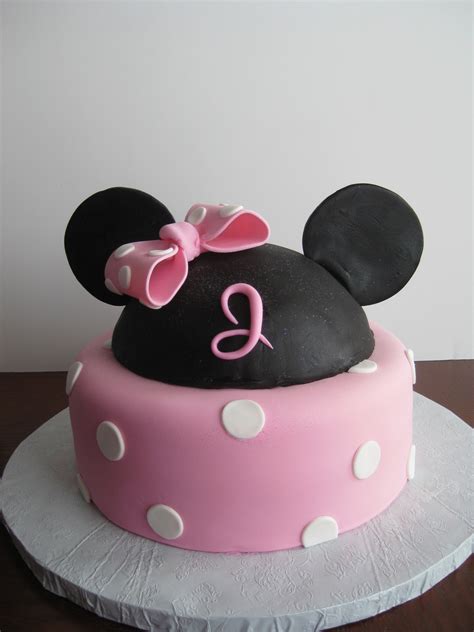 Minnie Cake - CakeCentral.com