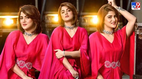 Srabanti Chatterjee গোলাপি কাফতান আর শর্ট হেয়ারে অচেনা শ্রাবন্তী