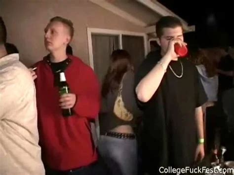 女子大生がダブルペネトレーションで激しく犯されるを視聴 Babe Coed Kink Porn SpankBang