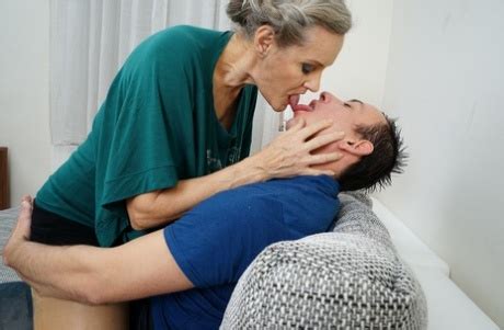 Granny Tongue Kissing Porn Pics Naked Photos SexyGirlsPics