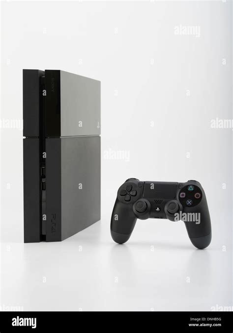 Sony playstation 4 console -Fotos und -Bildmaterial in hoher Auflösung ...
