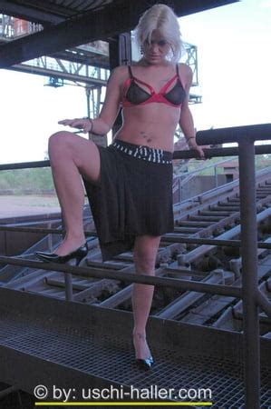 Outdoor Photo Shooting With Blonde MILF Michelle 32 Pics XHamster