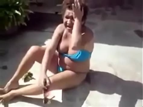Abuela Posa En Bikini XVIDEOS