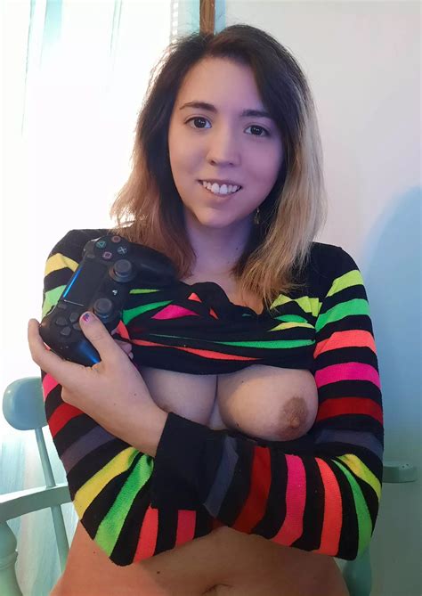 Sunny Gaming Nudes DirtyGaming NUDE PICS ORG