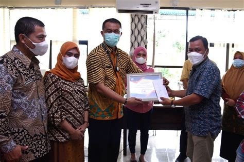 Diskominfotik Gorontalo Beri Penghargaan Pns Dan Tpk Inspiratif