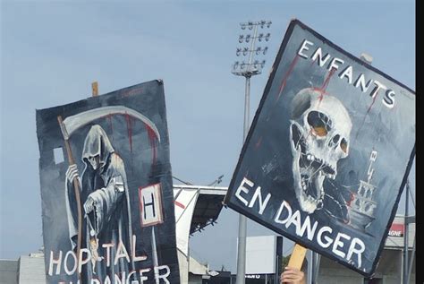 Manifestants Ont D Fil Guingamp Contre La Fermeture De La