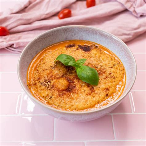 Geschmacksexplosion Geröstete Tomaten Paprika Suppe Mit Grilled