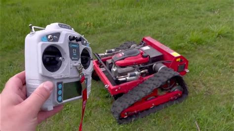 Газонокосилка на гусеницах с пультом. RC lawn mower. - YouTube