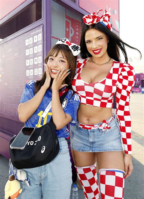 【w杯】セクシーなクロアチアサポ・ノールさん日本を食う！？インスタに寿司を食べる写真 カタール2022写真ニュース 日刊スポーツ