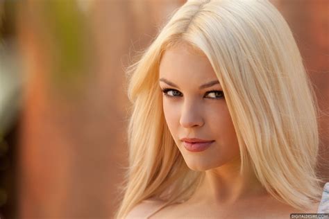 Busty Blonde Babe Bree Daniels With Beautiful Pussy LOL RU