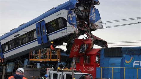 Chile Dos Muertos Y 9 Heridos En Choque Frontal De Trenes Unotv