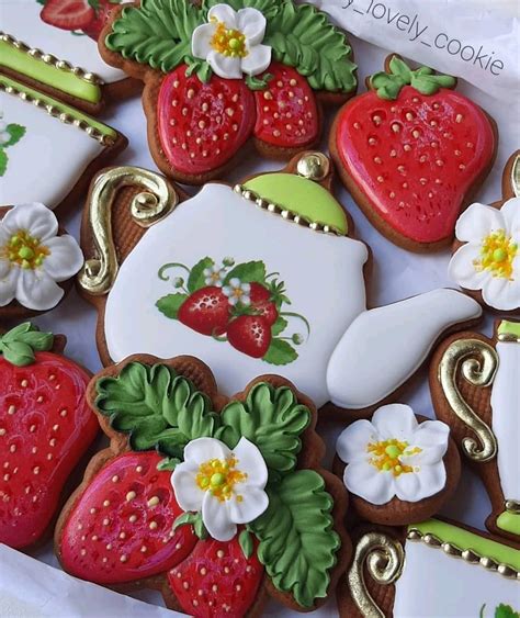 Pin By Marcia Bratkoski On Biscoitos Tea Party Cookies Fancy Cookies