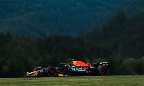 Max Verstappen Conquista A Pole Position Para A Corrida Sprint Na