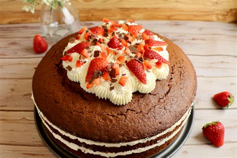 Schokoladiger Naked Cake Mit Erdbeeren Gorgeous Beans