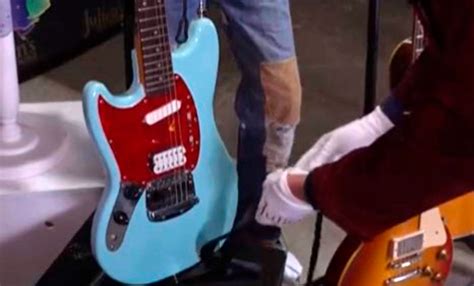 Subastaron la última guitarra de Kurt Cobain por 1 5 millones de dólares