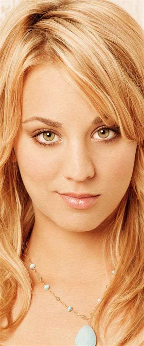 X Resolution Kaley Cuoco Hot Pose X Resolution Wallpaper Wallpapers Den