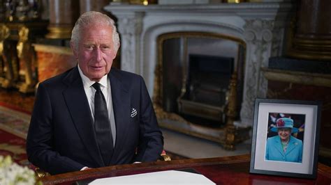 Erste Rede von König Charles III Er bedankt sich bei seiner Mutter