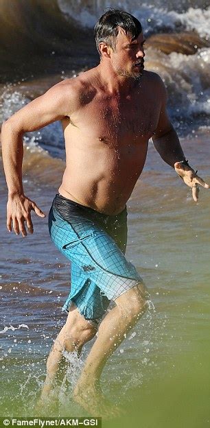 Fergie Puts Her Bikini Bod On Display Photos