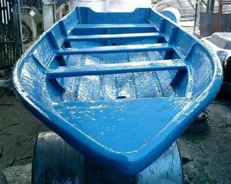 Manual Blue Frp Rowing Boat Seating Capacity 4 Person Sizedimension