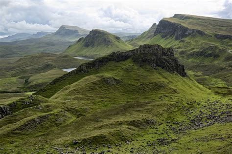 The green of Scotland - Quiraing, Isle of Skye [OC][2048x1365] : r