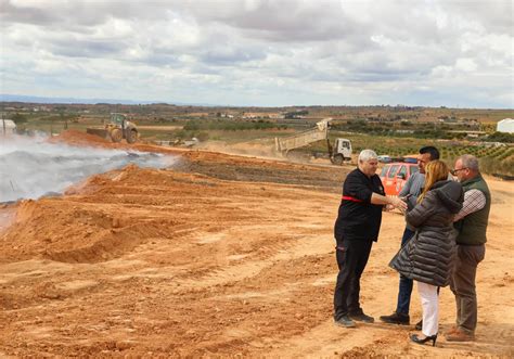 Vicent Mompó Visita Los Trabajos De Los Bomberos De La Diputación De Valencia En La Planta De