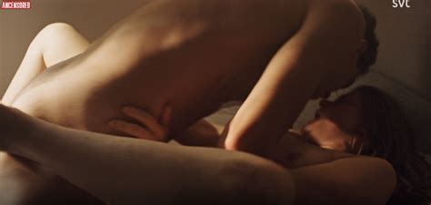 Naked Emma Broomé in Summer