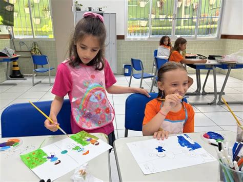 Brincar E Criar - Aprender, criar e brincar todos os dias - Escola Monteiro