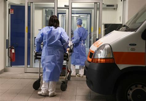 Bimba Di 6 Anni Portata Al Pronto Soccorso Di Vittoria Per Presunti