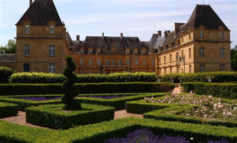 Semur en Brionnais village et découverte du Brionnais La Bourgogne