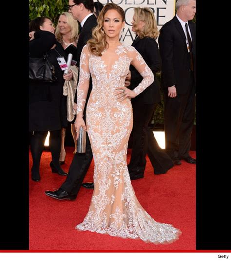 Jennifer Lopez Goes Nude