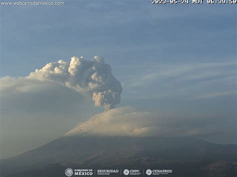 El volcán Popocatépetl emite 10 exhalaciones mil 66 minutos de tremor