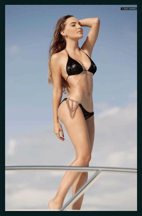 Naked Belinda Peregrín in H para Hombres