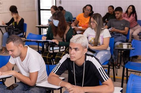 Mais De Quatro Mil Pessoas Se Formaram Em Cursos Profissionalizantes