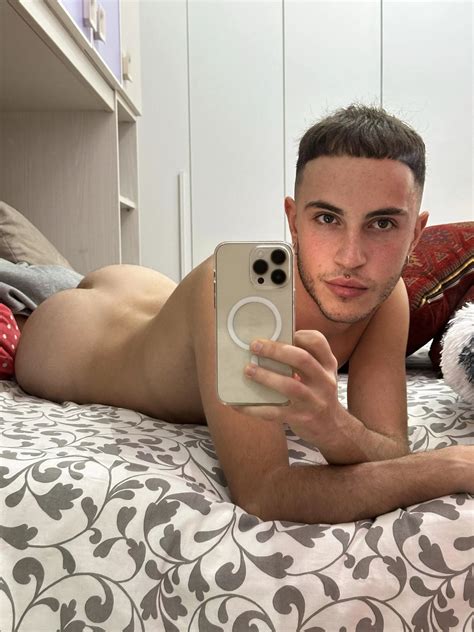 Be Honest Am I Fuckable Or Not Nudes Gayporn Nude Pics Org