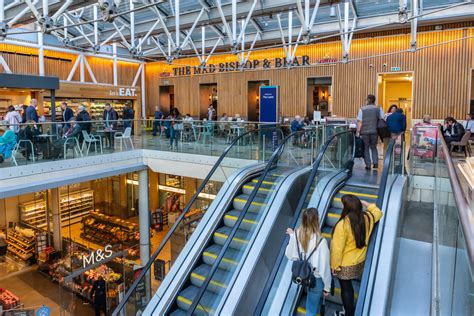 The Mad Bishop & Bear - Fullers Pub and Restaurant in Paddington