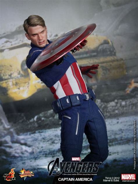 Figura Capit N Am Rica Versi N Vengadores De Hot Toys