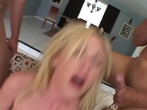 Rubia Miel En Habitaci N Chupa Y Folla Cuatro Duro Dongs Y Consigue Cum Xvideos